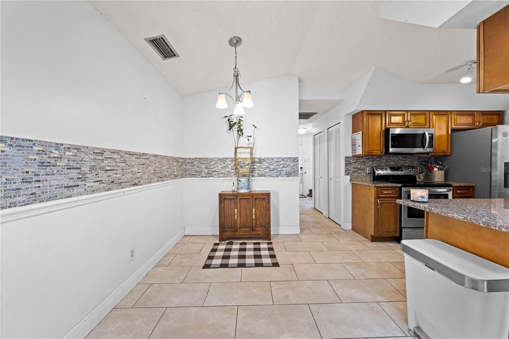 En Venta: $315,000 (3 camas, 2 baños, 1688 Pies cuadrados)