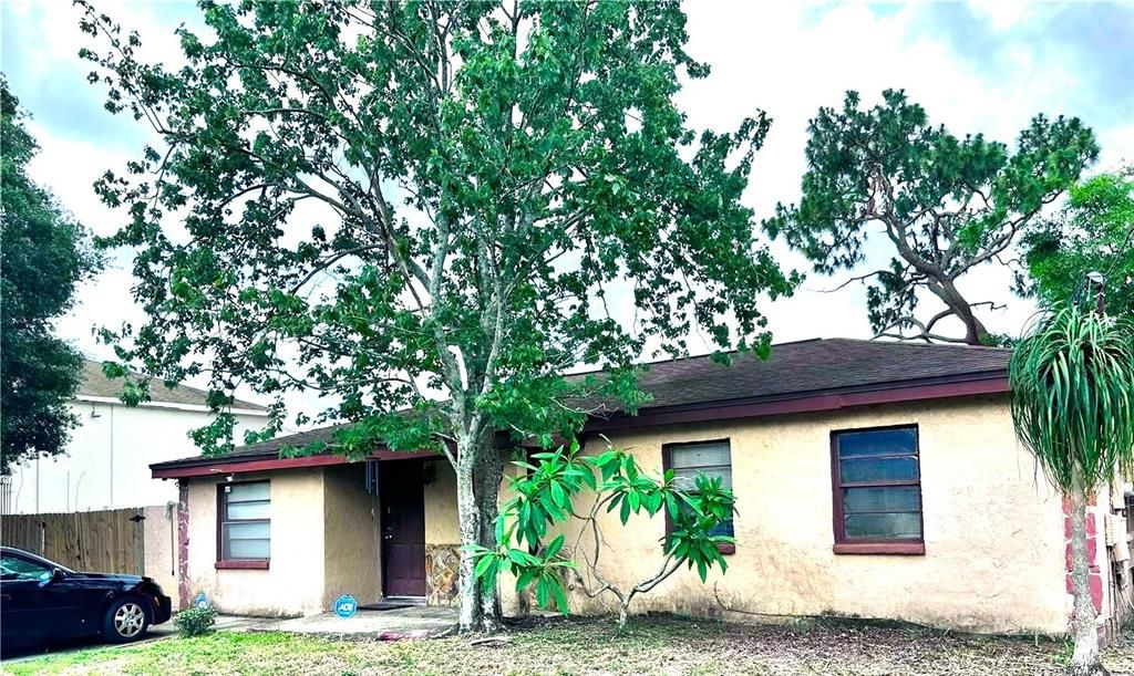 Activo con contrato: $325,000 (3 camas, 2 baños, 1774 Pies cuadrados)