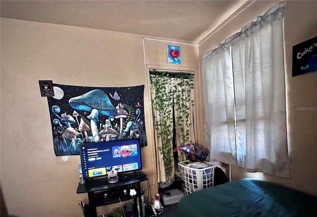 Activo con contrato: $325,000 (3 camas, 2 baños, 1774 Pies cuadrados)