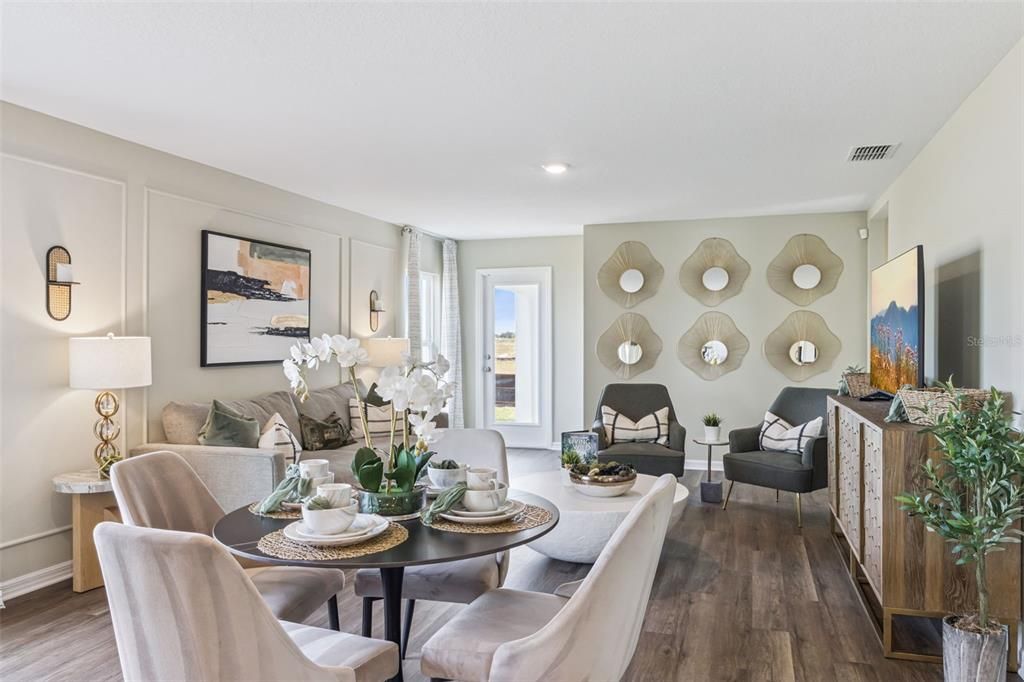 Activo con contrato: $289,990 (4 camas, 2 baños, 1665 Pies cuadrados)