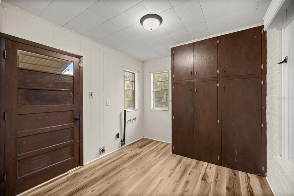 For Sale: $249,900 (3 beds, 2 baths, 1667 Square Feet)