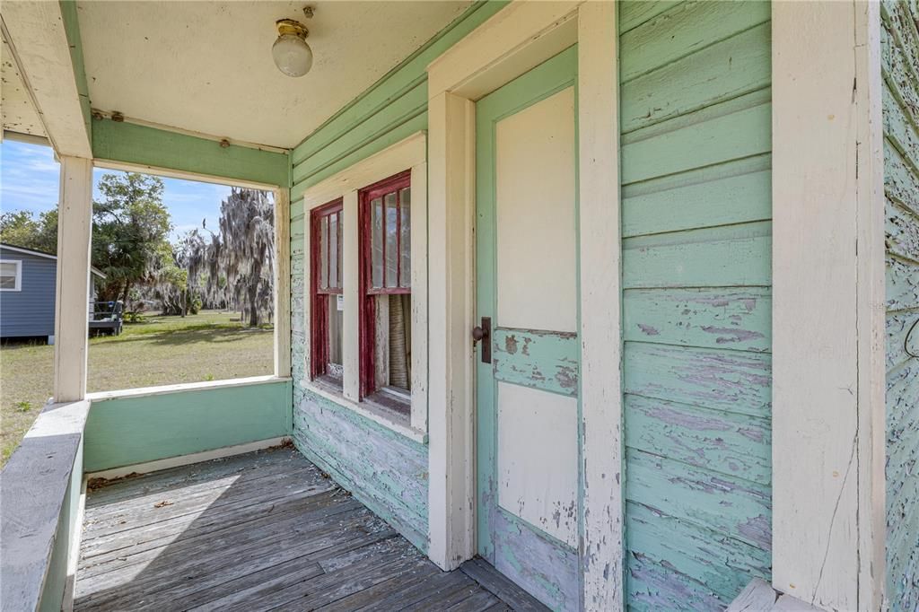 For Sale: $249,900 (3 beds, 2 baths, 1667 Square Feet)