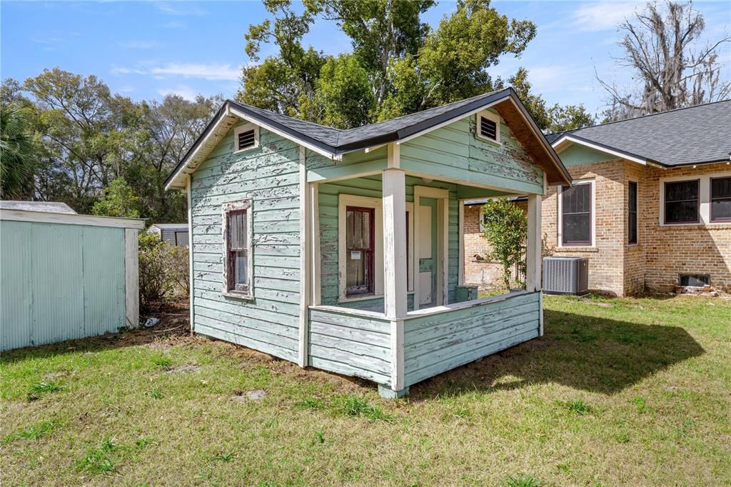 For Sale: $249,900 (3 beds, 2 baths, 1667 Square Feet)