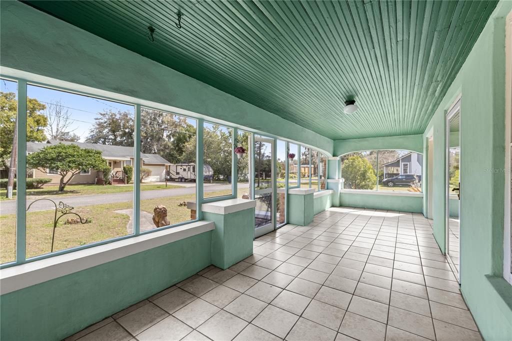 For Sale: $249,900 (3 beds, 2 baths, 1667 Square Feet)