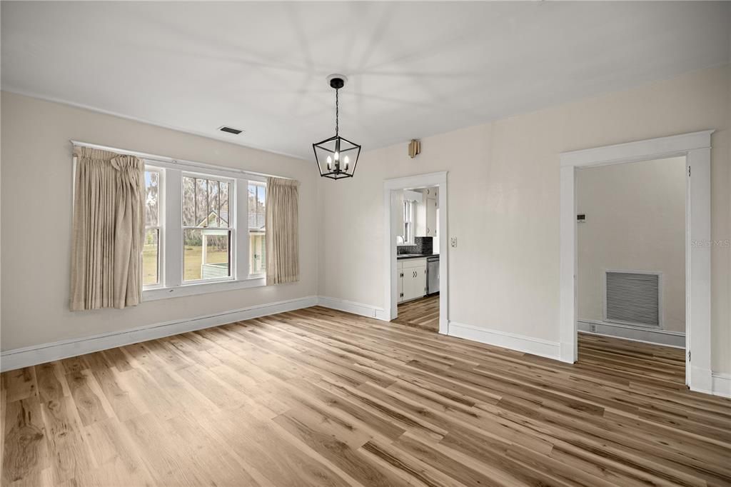 For Sale: $249,900 (3 beds, 2 baths, 1667 Square Feet)