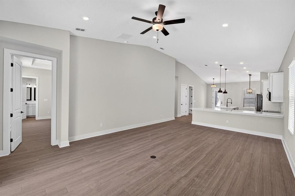 En Venta: $499,999 (4 camas, 3 baños, 2336 Pies cuadrados)