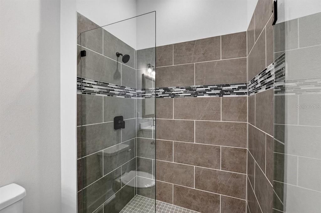En Venta: $499,999 (4 camas, 3 baños, 2336 Pies cuadrados)