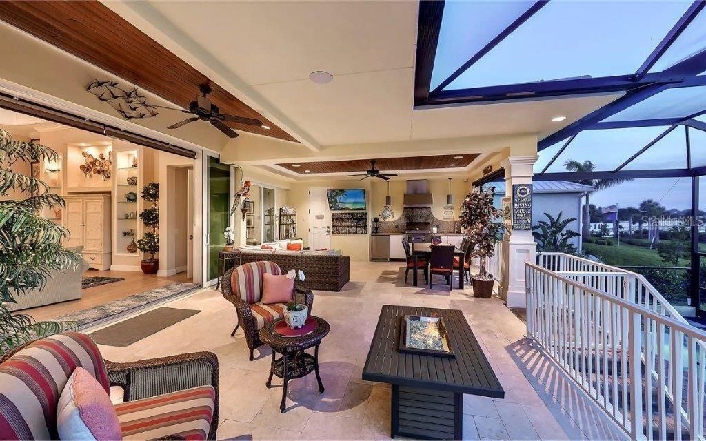 For Sale: $3,150,000 (3 beds, 3 baths, 2665 Square Feet)