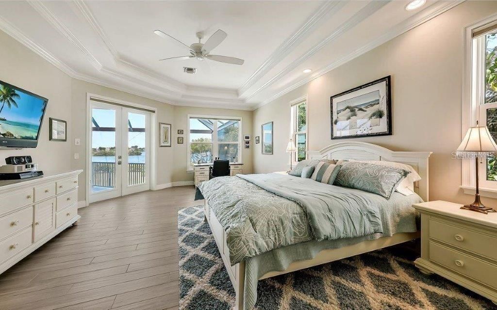 For Sale: $3,150,000 (3 beds, 3 baths, 2665 Square Feet)