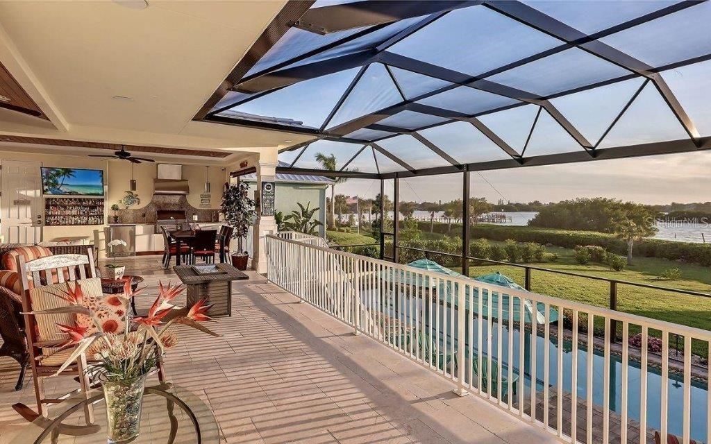 For Sale: $3,150,000 (3 beds, 3 baths, 2665 Square Feet)