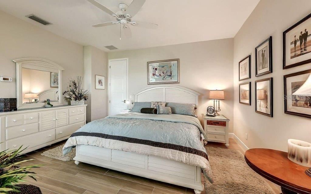 For Sale: $3,150,000 (3 beds, 3 baths, 2665 Square Feet)