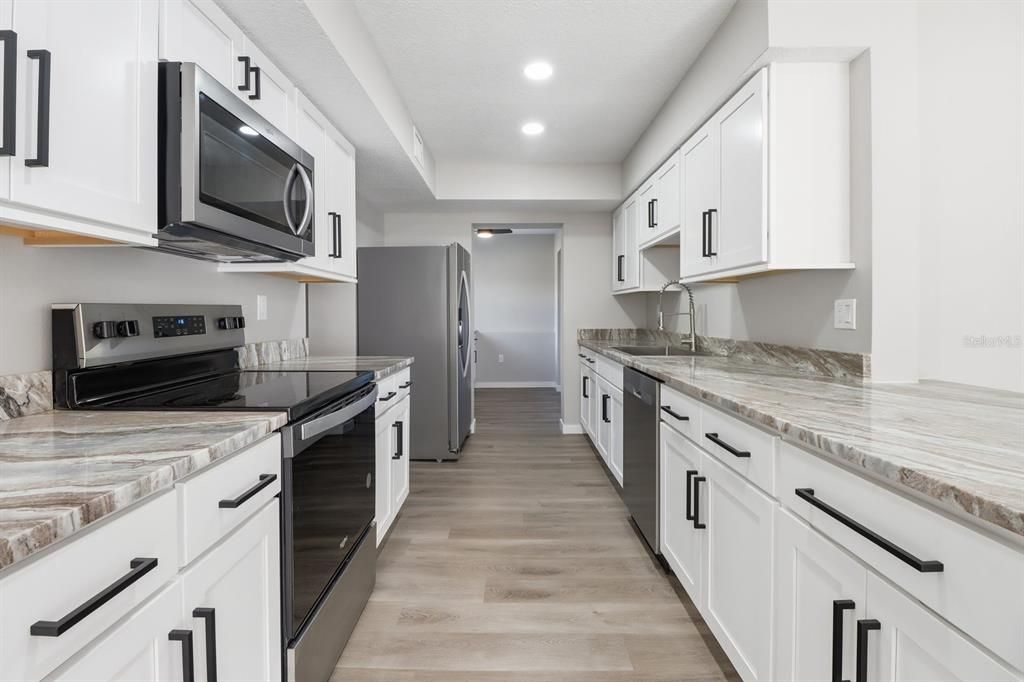 Active With Contract: $219,990 (5 beds, 2 baths, 1969 Square Feet)