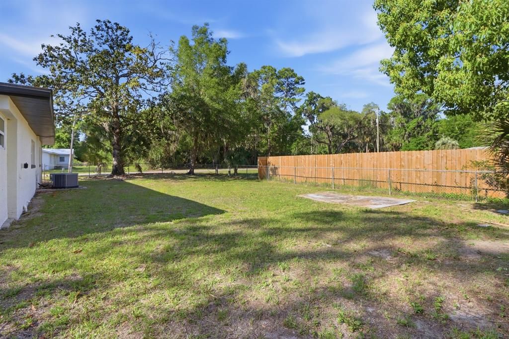 Active With Contract: $219,990 (5 beds, 2 baths, 1969 Square Feet)