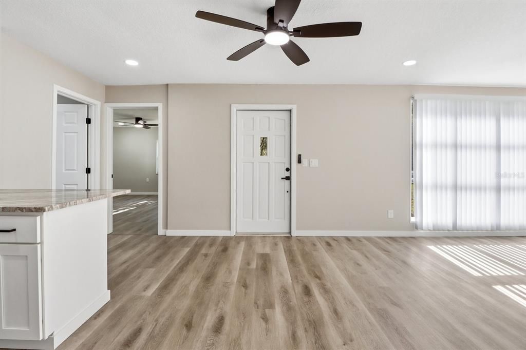 Active With Contract: $219,990 (5 beds, 2 baths, 1969 Square Feet)