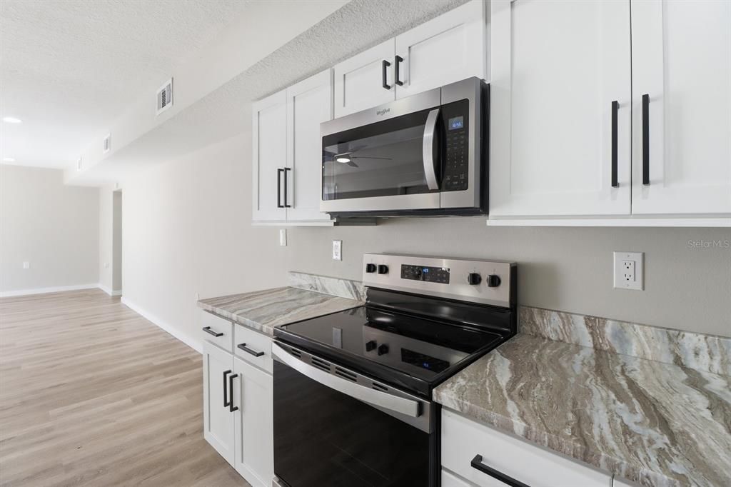 Active With Contract: $219,990 (5 beds, 2 baths, 1969 Square Feet)