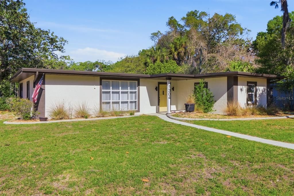 Active With Contract: $219,990 (5 beds, 2 baths, 1969 Square Feet)