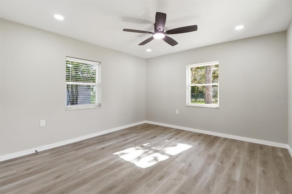 Active With Contract: $219,990 (5 beds, 2 baths, 1969 Square Feet)