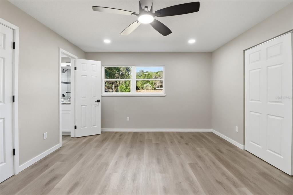 Active With Contract: $219,990 (5 beds, 2 baths, 1969 Square Feet)
