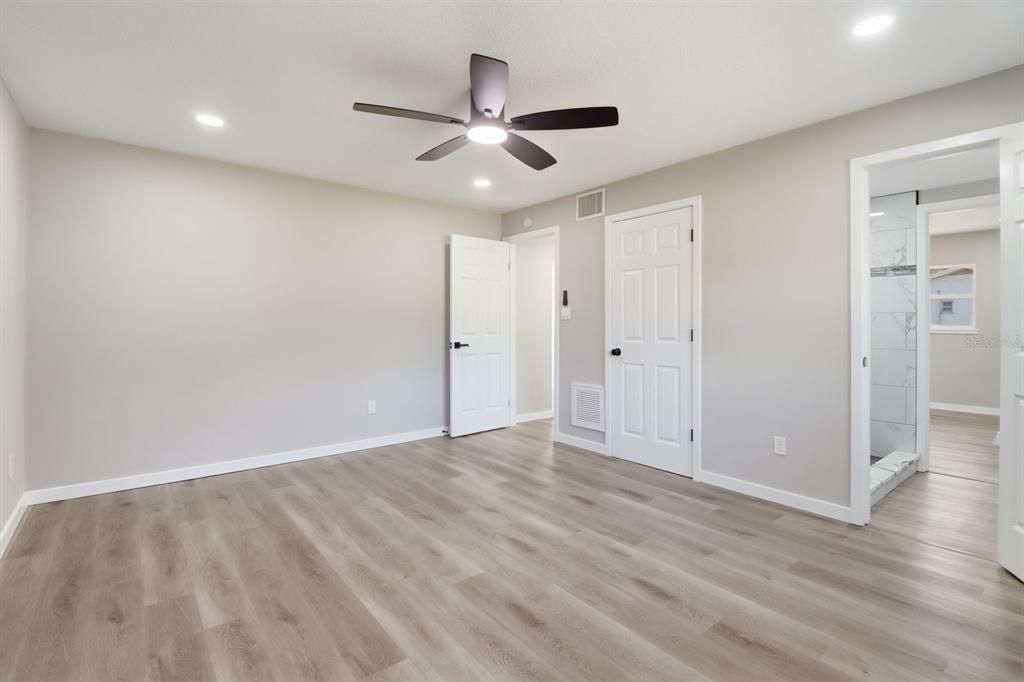 Active With Contract: $219,990 (5 beds, 2 baths, 1969 Square Feet)
