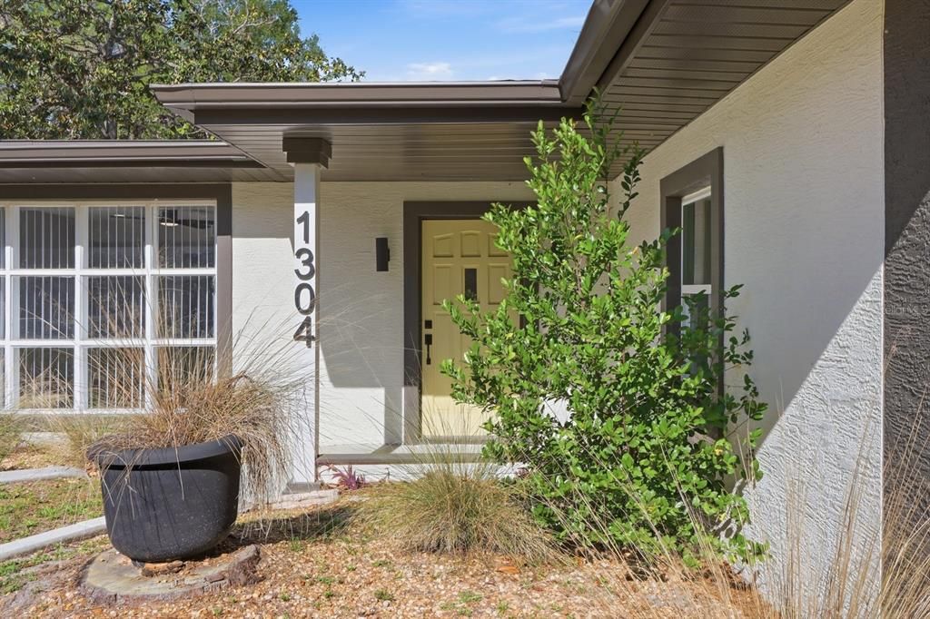 Active With Contract: $219,990 (5 beds, 2 baths, 1969 Square Feet)