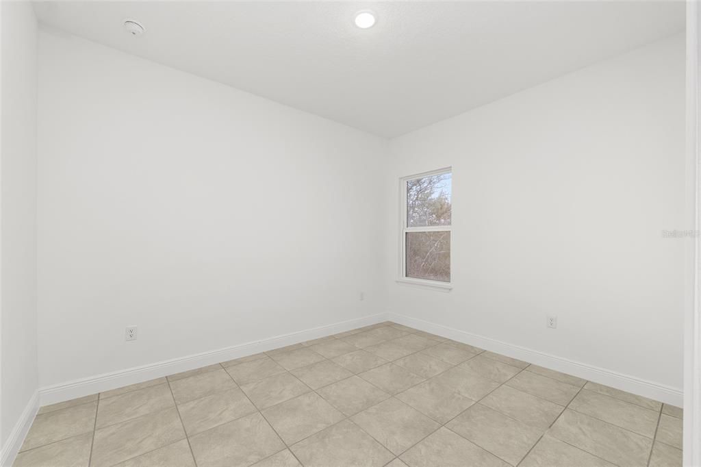 Activo con contrato: $244,900 (4 camas, 2 baños, 1580 Pies cuadrados)