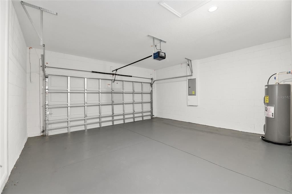 Activo con contrato: $244,900 (4 camas, 2 baños, 1580 Pies cuadrados)