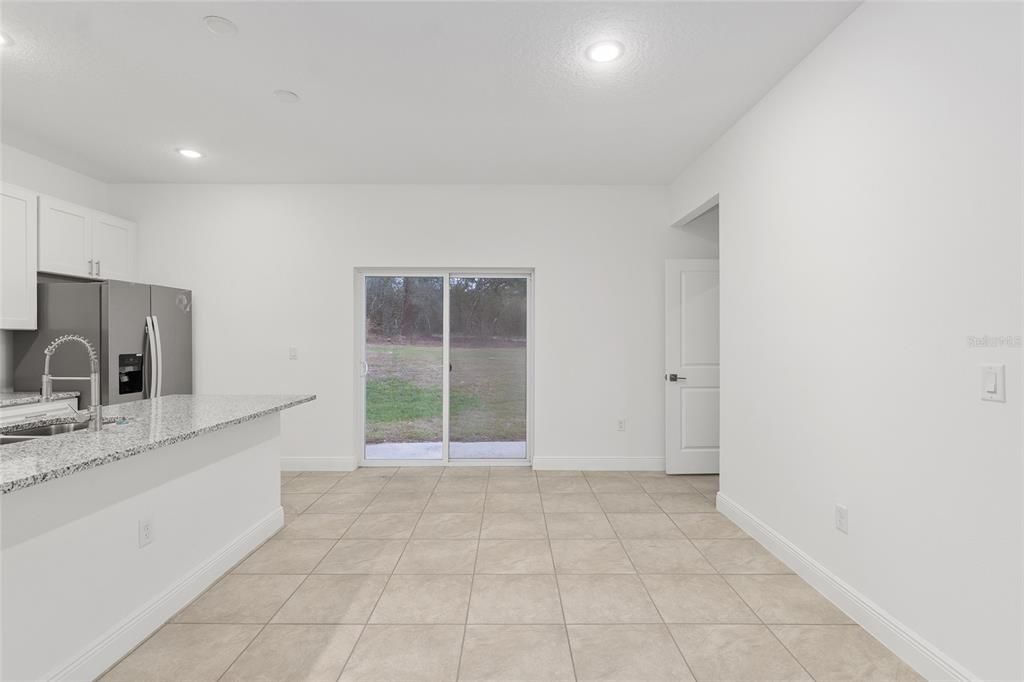 Activo con contrato: $244,900 (4 camas, 2 baños, 1580 Pies cuadrados)
