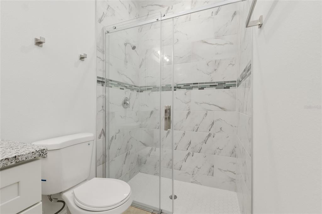 Activo con contrato: $244,900 (4 camas, 2 baños, 1580 Pies cuadrados)
