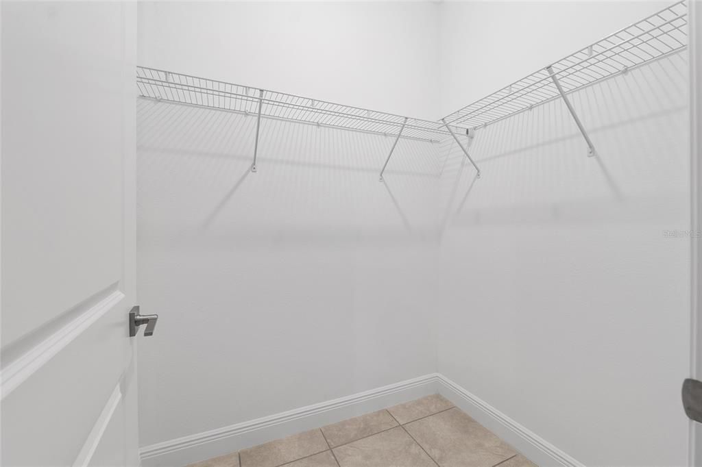 Activo con contrato: $244,900 (4 camas, 2 baños, 1580 Pies cuadrados)