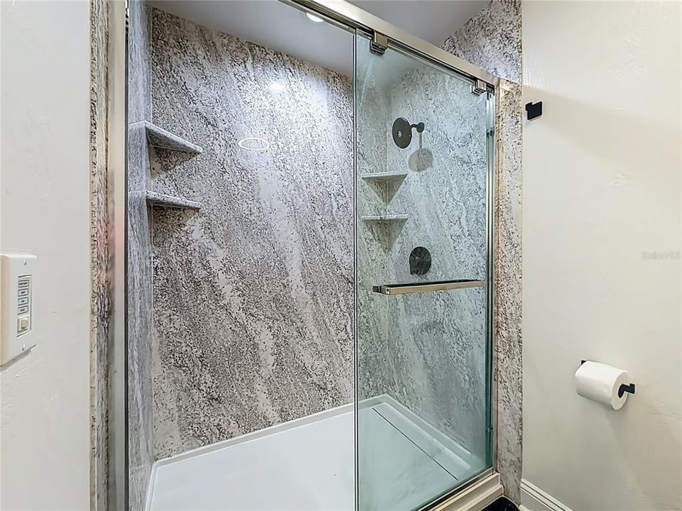 На продажу: $770,000 (5 спален, 3 ванн, 4100 Квадратных фут)