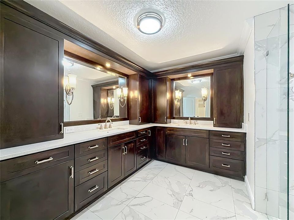 На продажу: $770,000 (5 спален, 3 ванн, 4100 Квадратных фут)