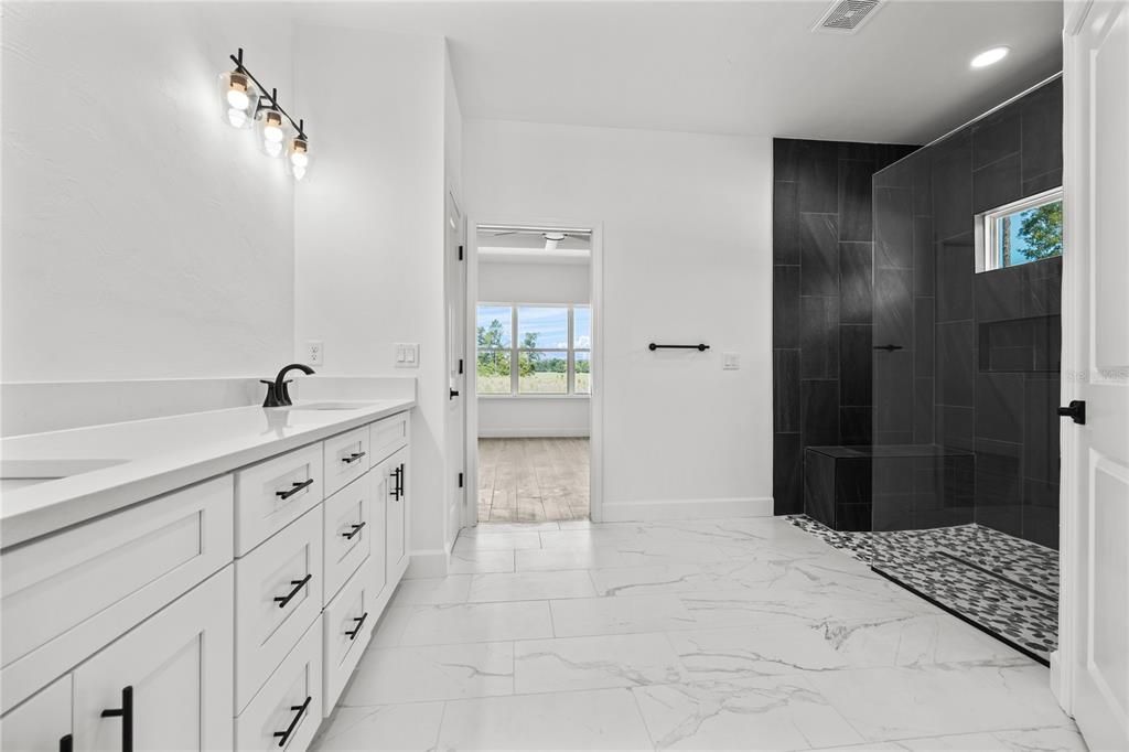For Sale: $467,900 (3 beds, 2 baths, 1900 Square Feet)
