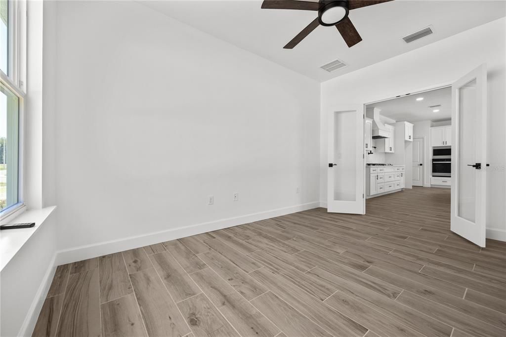 For Sale: $467,900 (3 beds, 2 baths, 1900 Square Feet)