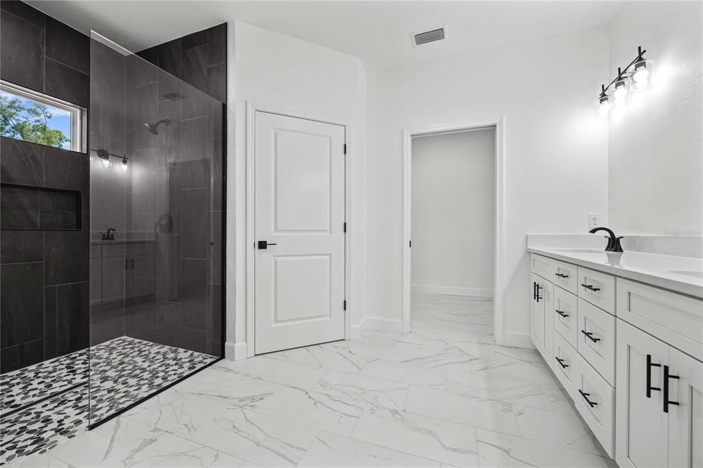 For Sale: $467,900 (3 beds, 2 baths, 1900 Square Feet)