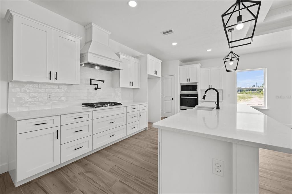 For Sale: $467,900 (3 beds, 2 baths, 1900 Square Feet)