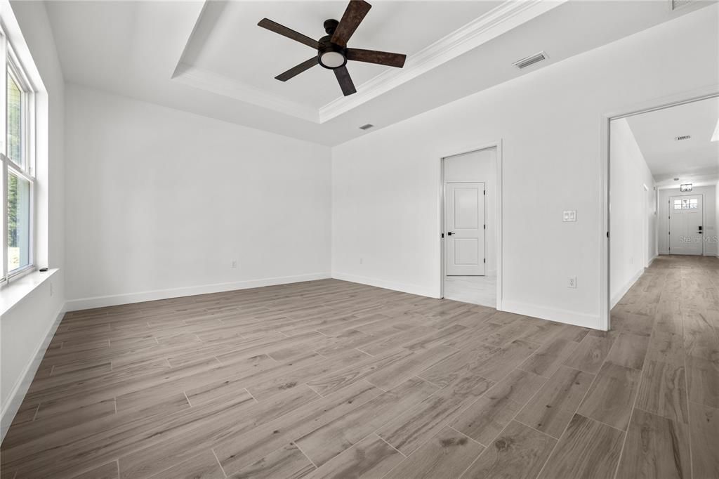 For Sale: $467,900 (3 beds, 2 baths, 1900 Square Feet)