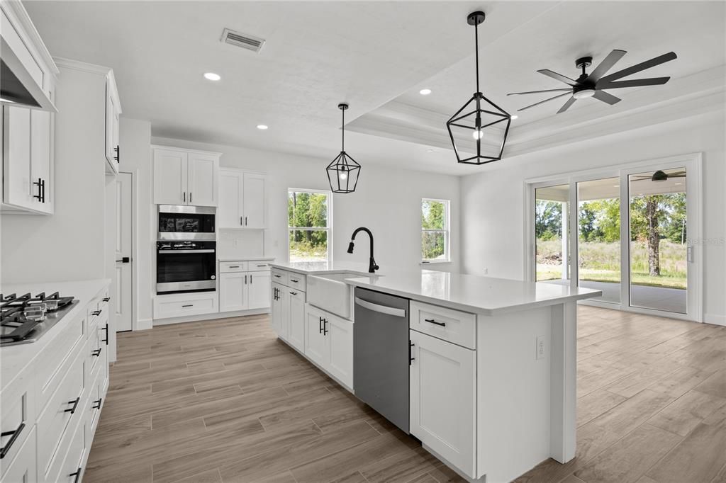 For Sale: $467,900 (3 beds, 2 baths, 1900 Square Feet)