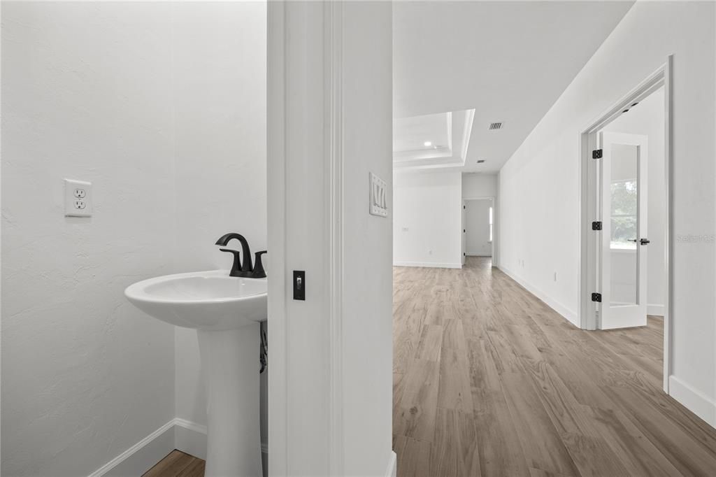 For Sale: $467,900 (3 beds, 2 baths, 1900 Square Feet)
