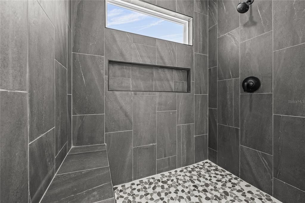 For Sale: $467,900 (3 beds, 2 baths, 1900 Square Feet)
