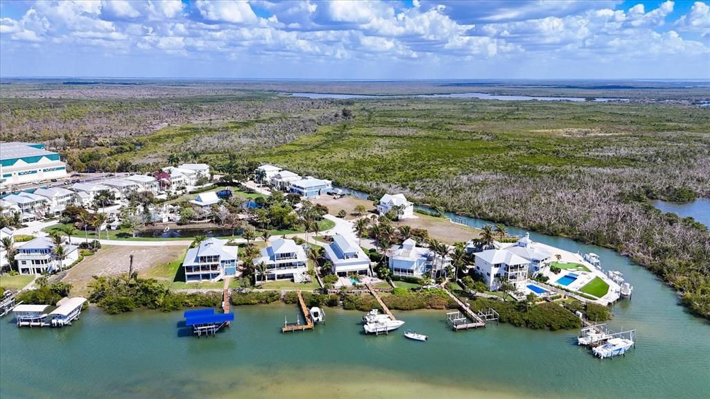 待售: $429,000 (0.27 acres)