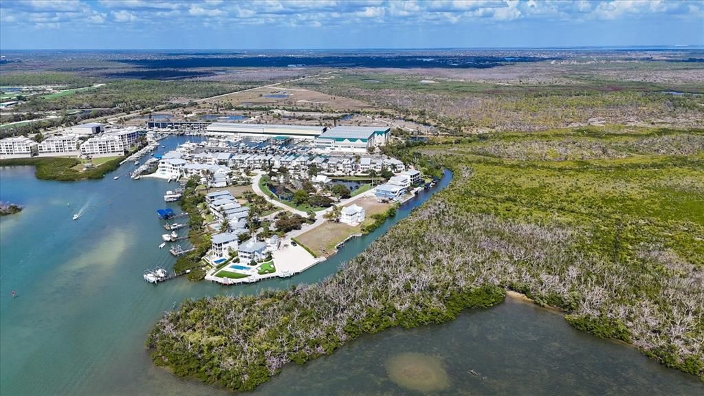 待售: $429,000 (0.27 acres)