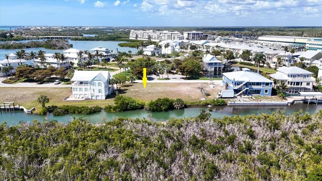 待售: $429,000 (0.27 acres)