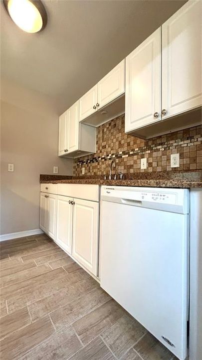 Active With Contract: $1,700 (3 beds, 1 baths, 1238 Square Feet)