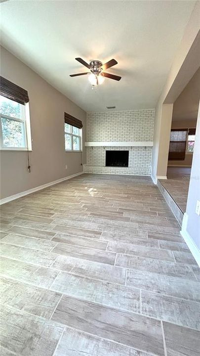 Active With Contract: $1,700 (3 beds, 1 baths, 1238 Square Feet)