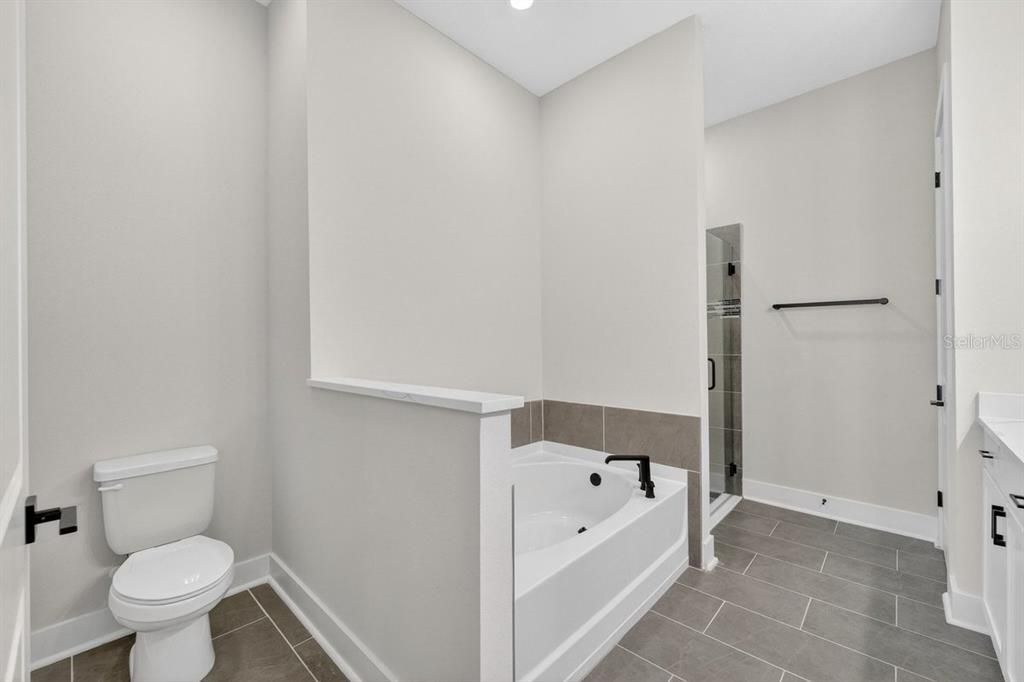En Venta: $454,900 (4 camas, 2 baños, 1847 Pies cuadrados)