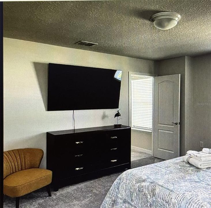 For Rent: $4,250 (6 beds, 4 baths, 3176 Square Feet)
