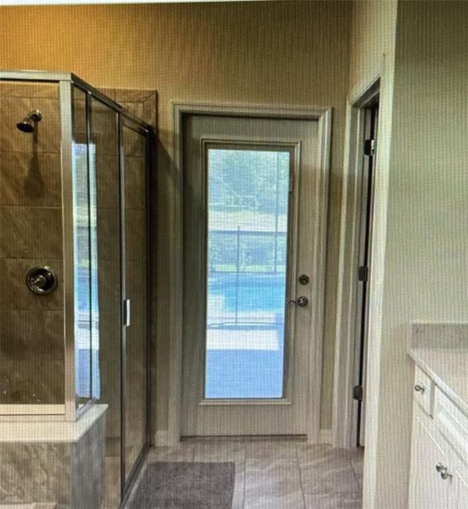 For Rent: $4,250 (6 beds, 4 baths, 3176 Square Feet)