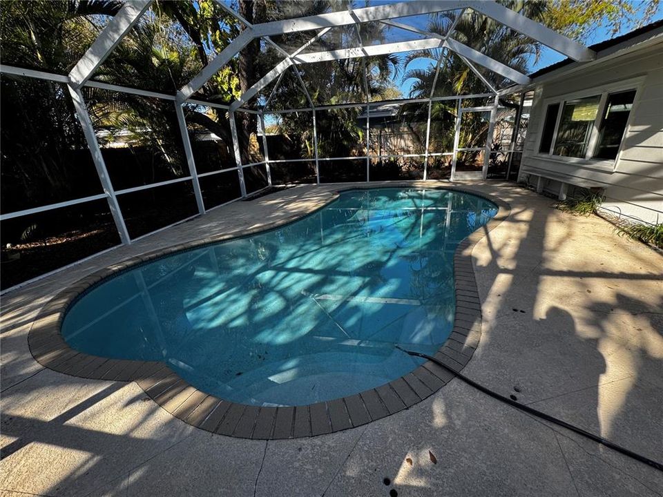 Activo con contrato: $575,000 (3 camas, 2 baños, 1530 Pies cuadrados)