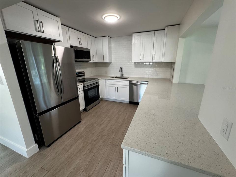 Activo con contrato: $575,000 (3 camas, 2 baños, 1530 Pies cuadrados)