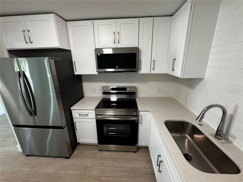 Activo con contrato: $575,000 (3 camas, 2 baños, 1530 Pies cuadrados)